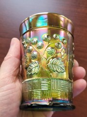 Super Pretty Ribbed Green Northwood Carnival Glass Raspberry Pattern Tumbler