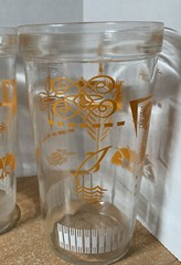 4 Vintage Jelly Glasses Tumblers With Orange & White Motifs 5 1/2″