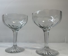 Vintage Clear Champagne Glasses 4 3/4″ Set of 2 Star Burst design