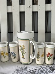 Thermoserv Pitcher &4Tumbler Set. (Nancy)Daffodils Irises &Tulips Adorn This Set