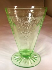 HOCKING GLASS CO. CAMEO or BALLERINA GREEN 9-OUNCE FOOTED WATER TUMBLER!