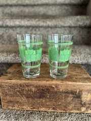 Vintage Set of 2 Libbey Green Shamrock Irish Clover Tumbler 16 oz Beer Glasses