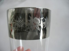 S/ 4 VTG 16 oz Dorothy Thorpe SILVER BAND W Floral DESIGN Barware Glasses 6 3/4″