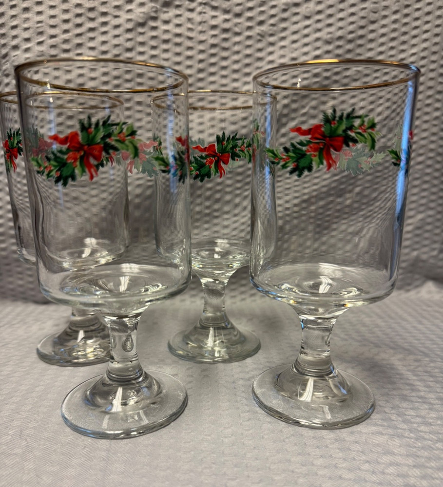 Vintage Set of 4 Christmas Holly & Ribbon Footed Wine Glasses Gold Rim 10oz