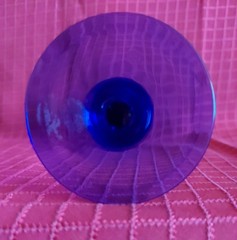 Vtg Cobalt Blue Purple Shifting Wine Glass 9.5″ Goblet Etched Grape Spiral Stem