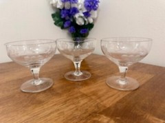 Vintage Etched Coupe Glasses with Grape Design – Elegant Stemware Wine Cocktail