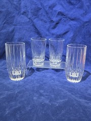 4 Vintage Glasses 2 Mikasa «Park Lane» 5 5/8 Inch Highball & 2 Unknown Highball