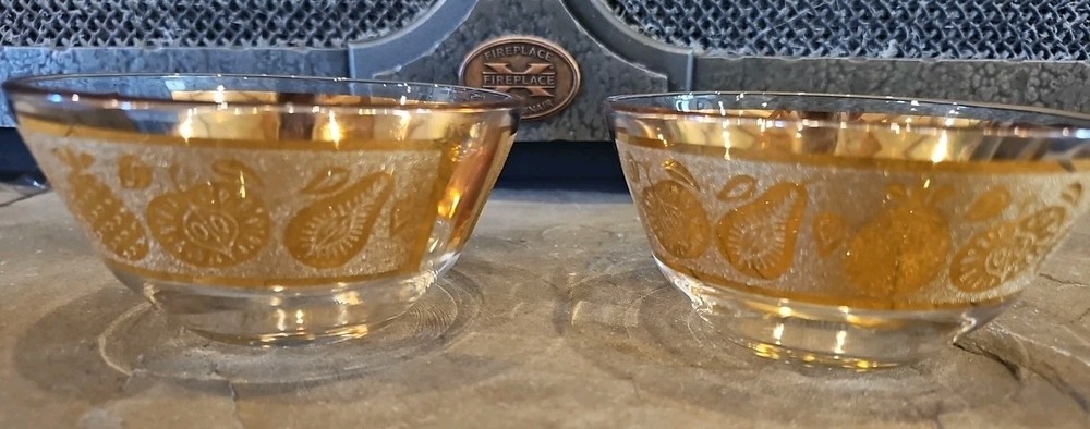 Vintage MCM Signed Culver Ltd Glass 22k Gold Fruit Florentine Pattern Snack Bowl