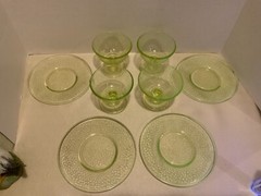 Vintage 4 Yellow Uranium Vaseline Custard Goblets 4 saucer plates crackle glass