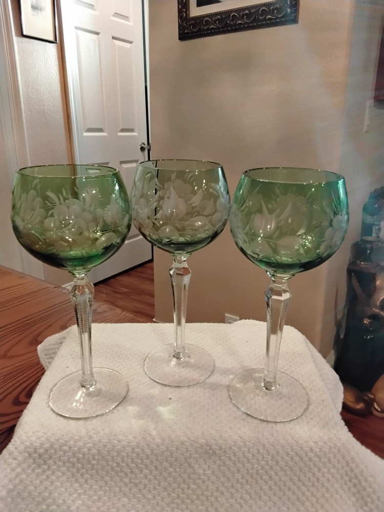 VTG.3 LIME/PERIDOT COLOR CUT TO CLEAR CRYSTAL WINE HOCK FLORALS VINES &LEAVES Lh