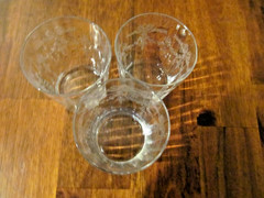 3 VINTAGE 2 1/2″ ETCHED SHOT GLASSES RIBBONS, BOWS SWAG FLORAL DESIGN OPTIC
