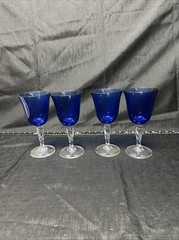 Set of 4 Casual Setting Sapphire Wine Glasses 7 5/8″Cristal D’Arques-Durand D11