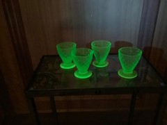 Set of 4 Pukeberg Royal Fan/Turkey Tracks Green and Yellow Juice Glasses