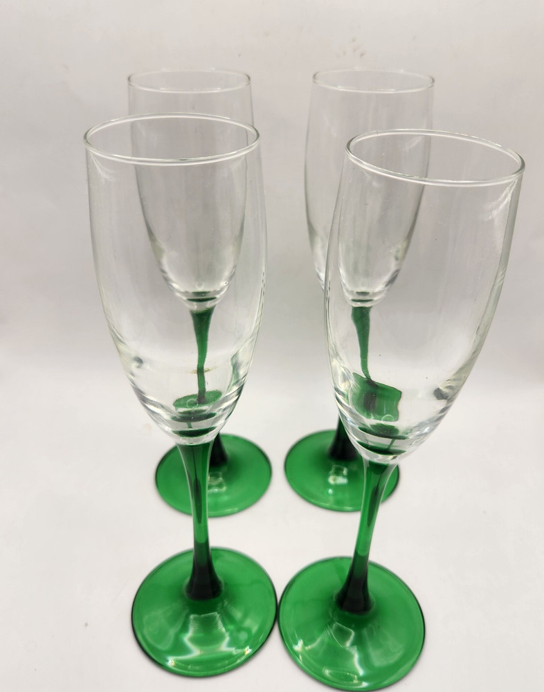 Set Of 4 Luminarc Emeraude Green Champagne/Wine Flutes Glass Made In France 6oz