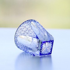 Lasering Chinese Style Pattern Hand Cut To Clear Blue Shot Glass For Spirits 1oz