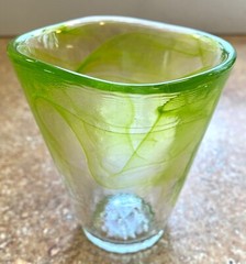 Kosta Boda Green Swirl Mine Tumbler Ulrica Hydman-Vallien UHV Art Glass Sweden