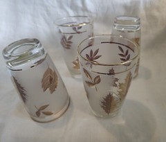 Set of 4 Vintage Libbey Gold Leaf Frosted Glasses Pre-owned