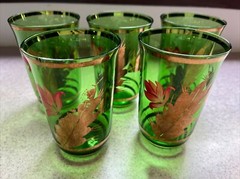 VTG Set Of 5 Emerald Green Glasses W/Gold Trim Hand Painted 4.25” Tall Victorian