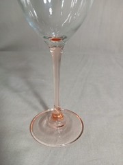 3 Clear Glass 7 1/2″ Tall Wine Glasses With Pink Stems