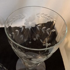 Unknown Manufacturer Gray Cut Flowers & Leaves Optic Panel Iced Tea