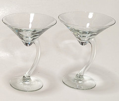 2 Martini Glasses Vodka Cosmo 6 oz Hand Blown Clear, Curved Stem 7 3/8″ Tall