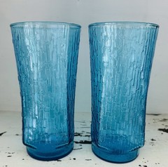 Set Of 2 Anchor Hocking Pagoda Laser Blue Turquoise Texture Rain 7″ Large 24 Oz