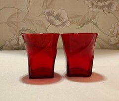 Two (2) Red Textured Swirl Round Top Square Base 4″ Tumblers Glasses – Not Flash