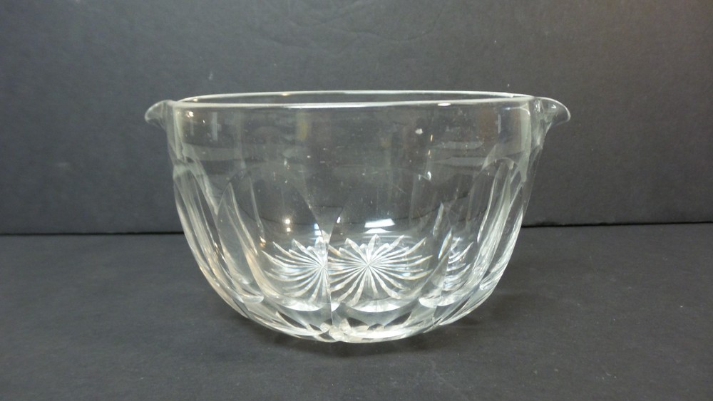 NICE 19th C. ANTIQUE PANEL CUT WINE GLASS RINSER / COOLER, STAR CUT BASE