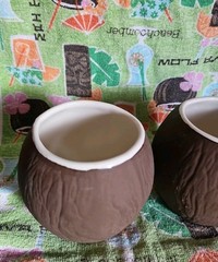 Trader Vic’s Coconut 🥥 2 Glass Set!! Coconut Cups Tropical Hawaiian~ FUN!