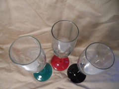 3 – champagne glasses with long stems in 3 colors