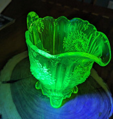 URANIUM MOSSER ART GLASS CAMBRIDGE OHIO VASELINE DAHLIA PATTERN – 8″ PITCHER