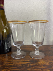 Set of 2 Fostoria Classic Crystal Water Wine Goblets Clear Glass Gold Rim 8 f oz
