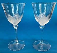 Set of 2 Durand Florence Crystal Wine Glasses