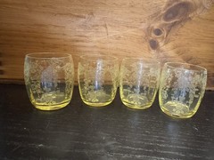 Cambridge Apple Blossom Gold Krystol- 2½ oz. Tumbler Set Of 4. Manganese Glow