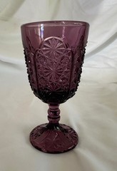 L G Wright Daisy & Button Amethyst Wine Glass – Excellent condition