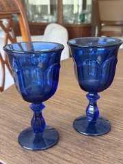 Vtg Imperial Glass goblets «Old Williamsburg» pattern , deep cobalt blue color