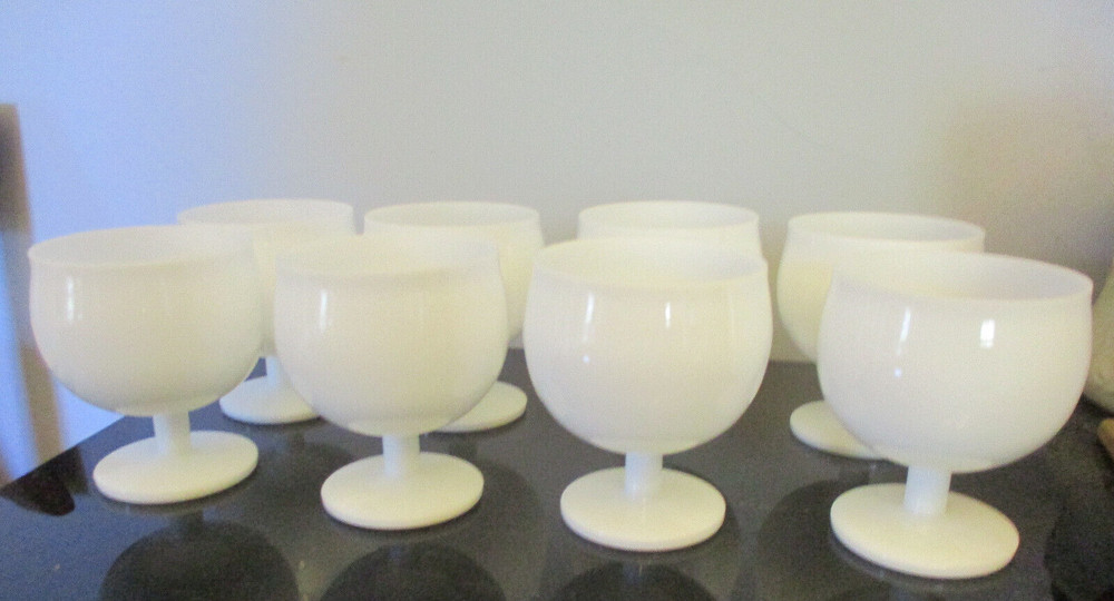 Set 8 Block Portugal Glass 4-1/2″ Water Goblets Capers Pattern Opaque White
