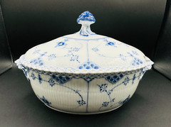 RARE ROYAL COPENHAGEN 10 1/4 in Oval Tureen & Lid: Blue Fluted Full Lace 1st Qlt