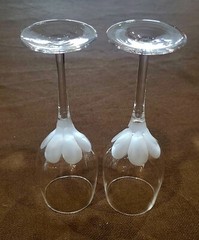 2 Rogaska Crystal Wine Glasses 7 5/8″ Flower 6 Frosted Pedals Perfect Condition