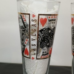 Vtg Pair King & Queen of Hearts Footed Pilsner Glasses Barware Las Vegas Poker