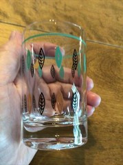 7 vtg retro mid century 3.5” juice glasses green black gold leaf motif