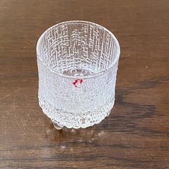 Iittala Finland Ultima Thule 2.25″ Footed Shot Glass ~ 1.7 fl. oz. ~ Sticker