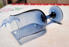 1 EUC Libbey #3511 *TULIP DUSKY BLUE* 10 oz 6 1/2″ Footed WATER GOBLET [RETIRED]