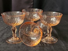 Vintage Arcoroc «Rosaline» Pink Swirl» Champagne Coupes Made in France