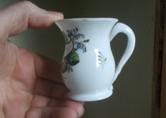 1840s FREE BLOWN GLASS CHILD’S MUG APPLIED HANDLE HAND PAINTED «REMEMBER ME»