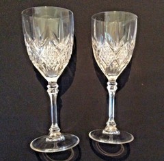 Vintage Wine Glasses (2) Traditional CLASSIC DIAMOND CUT 7-3/4″ Medium Weight EU