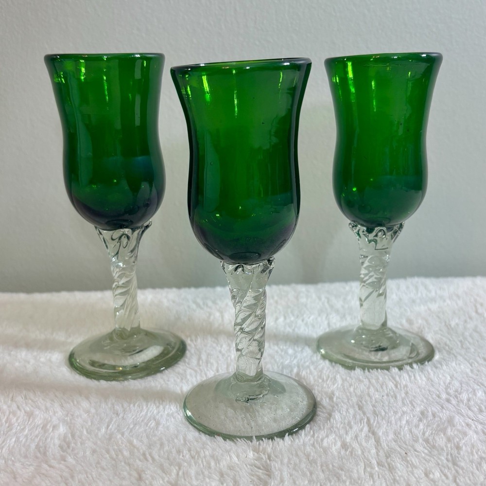 TableEscapeCo Vibrant Green Hand Blown Twisted Stem Cordial Glasses, Set Of 3.
