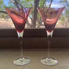 FLAWLESS Exquisite HOYA Japan Crystal DESIRE Pair MARTINI WINE GLASSES in Ruby