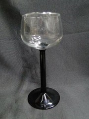 Cristal d’Arques Domino Signature Black, Clear w/ Black Stem: Rhine Wine, 6 1/2″