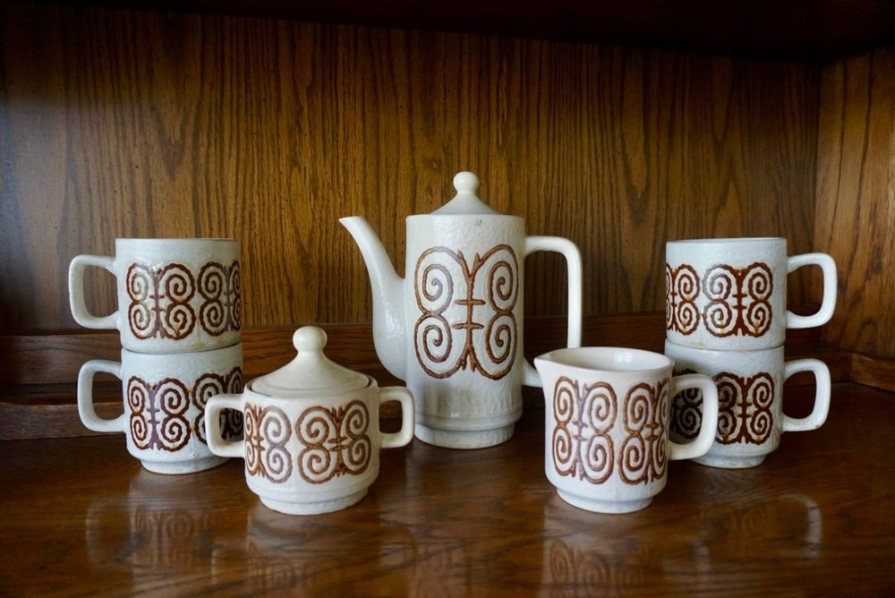 Japanese Ceramic Cream Coffee Pot Set: 70’s Butterfly Scroll Design